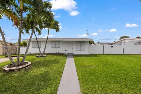 9970 SW 213th St, Cutler Bay FL 33189