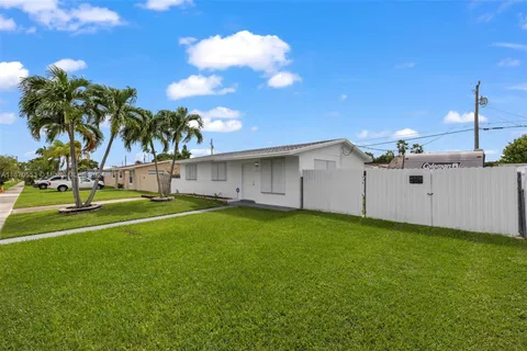 9970 SW 213th St, Cutler Bay FL 33189