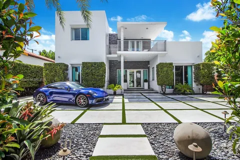 2382 Alton Rd, Miami Beach FL 33140