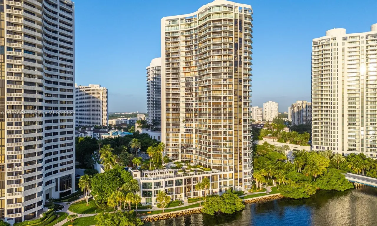 4000 Island Blvd # 2, Aventura FL 33160