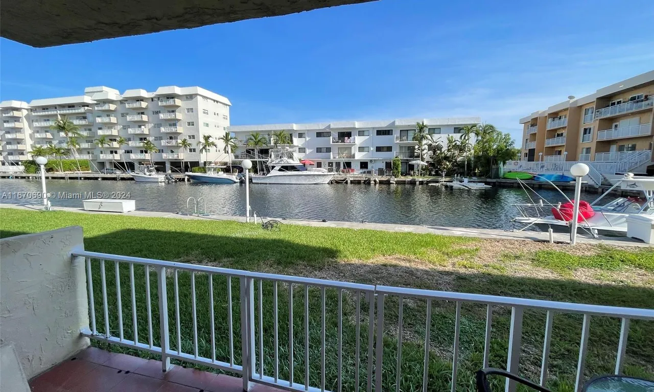 3522 NE 171st St # 103, North Miami Beach FL 33160