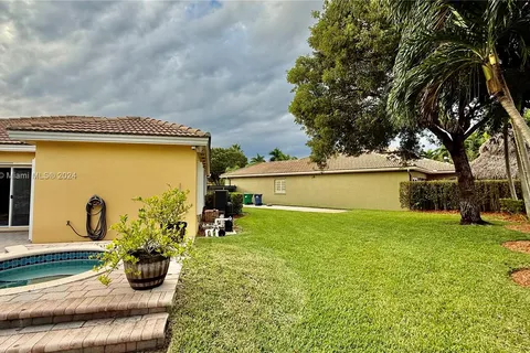 21161 SW 88th Ct, Cutler Bay FL 33189