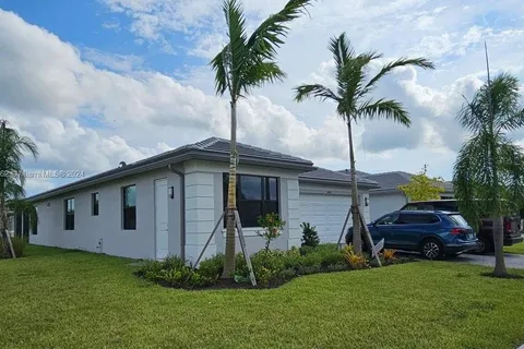 10858 SW Meandering Mile Rd, Port St. Lucie FL 34987