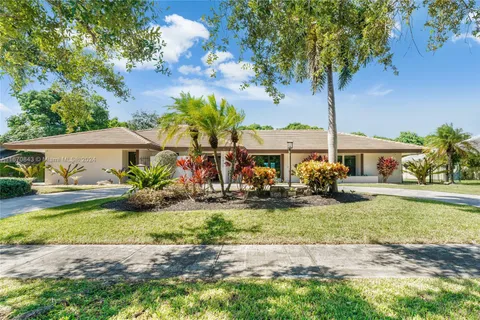 15830 SW 82nd Ave, Palmetto Bay FL 33157