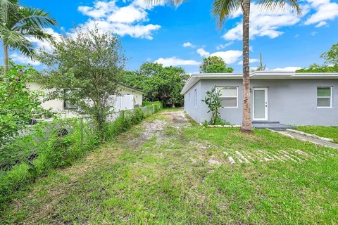 1515 NW 121st St, North Miami FL 33167