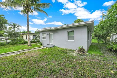 1515 NW 121st St, North Miami FL 33167