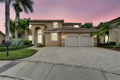 2569 Jardin Way, Weston FL 33327