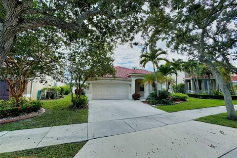 4275 Laurel Ridge Cir, Weston FL 33331