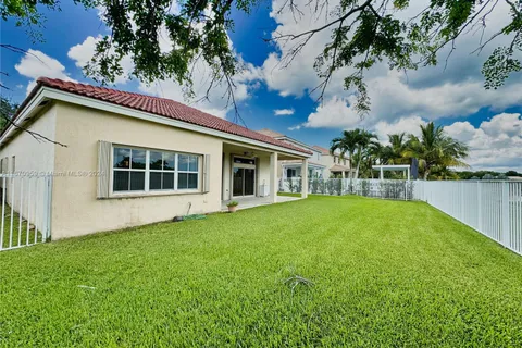 4275 Laurel Ridge Cir, Weston FL 33331