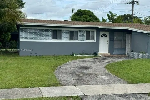 1189 NW 43rd Ter, Lauderhill FL 33313