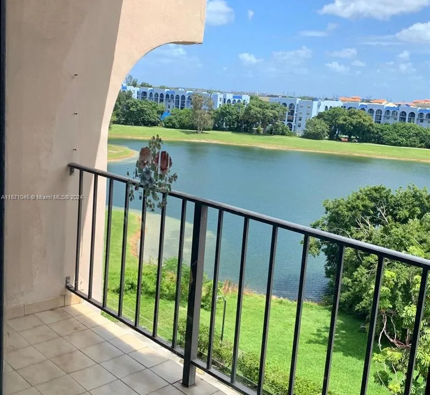 9682 Fontainebleau Blvd # 602, Miami FL 33172