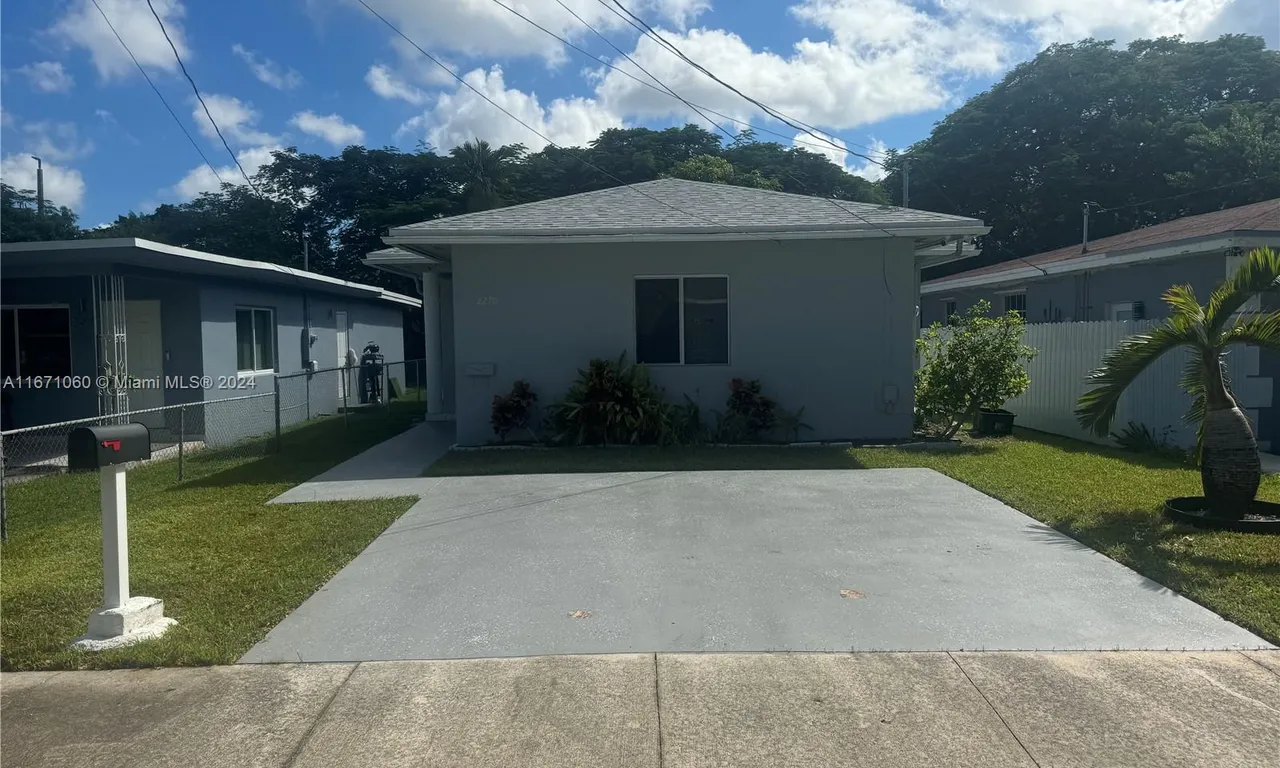 2270 NW 51st Ter, Miami FL 33142