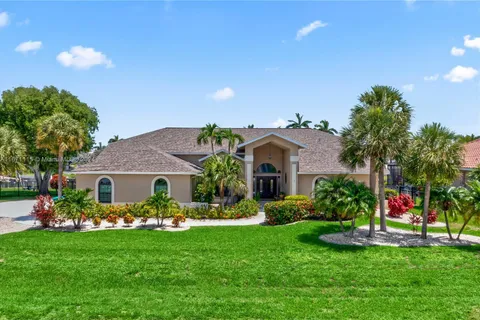 1525 SW 53rd Lane, Cape Coral FL 33914