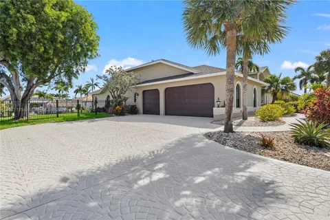 1525 SW 53rd Lane, Cape Coral FL 33914