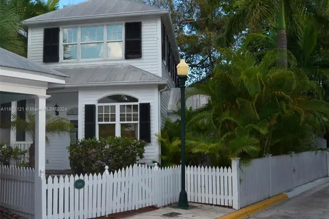 100 Admirals Ln, Key West FL 33040