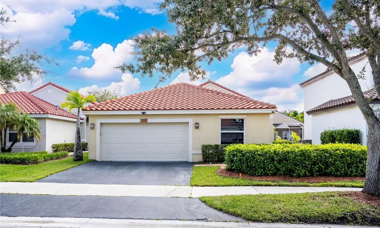 817 Stanton Dr, Weston FL 33326