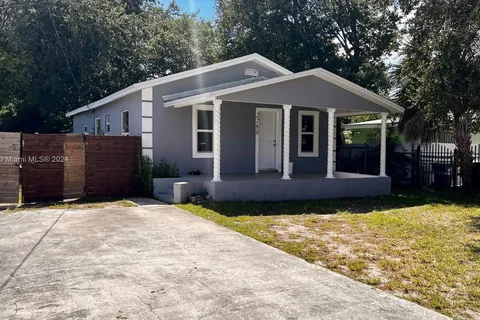 2260 NW 91st St, Miami FL 33147