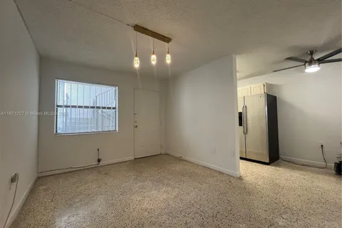 142 SW 18th Ave # 20, Miami FL 33135