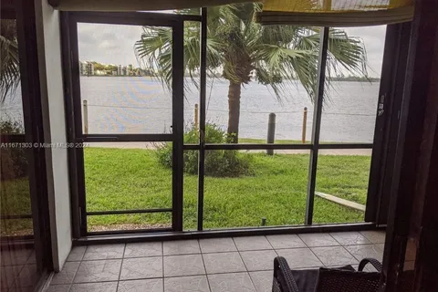 112 Lake Emerald Dr # 109, Oakland Park FL 33309