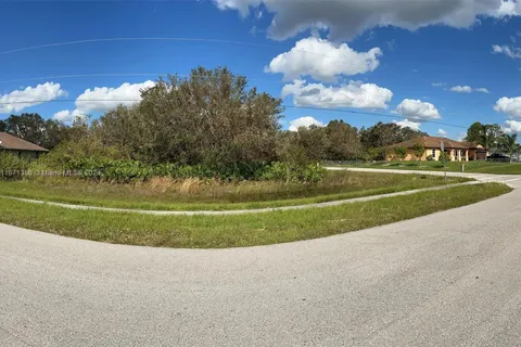 2520 Sunniland Blvd, Lehigh Acres FL 33971