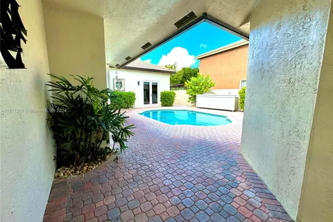 280 SW 167th Ave, Pembroke Pines FL 33027