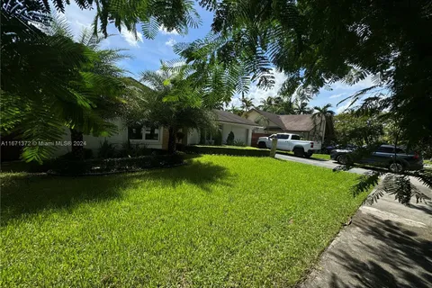 13272 SW 100th Ter, Miami FL 33186