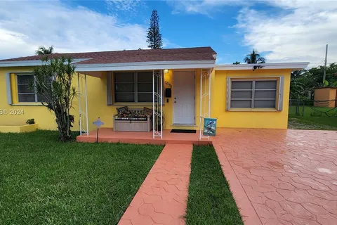 1070 NE 143rd St, North Miami FL 33161