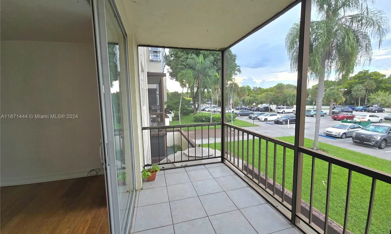 7100 NW 17th St # 216, Plantation FL 33313