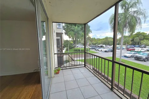 7100 NW 17th St # 216, Plantation FL 33313