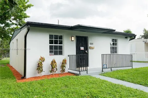 1501 NE 154th Ter, North Miami Beach FL 33162