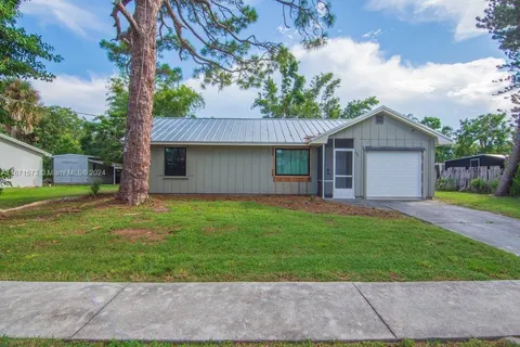 756 NE Bernard St, Jensen Beach FL 34957