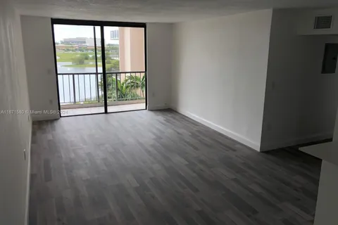 9682 Fontainebleau Blvd # 507, Miami FL 33172