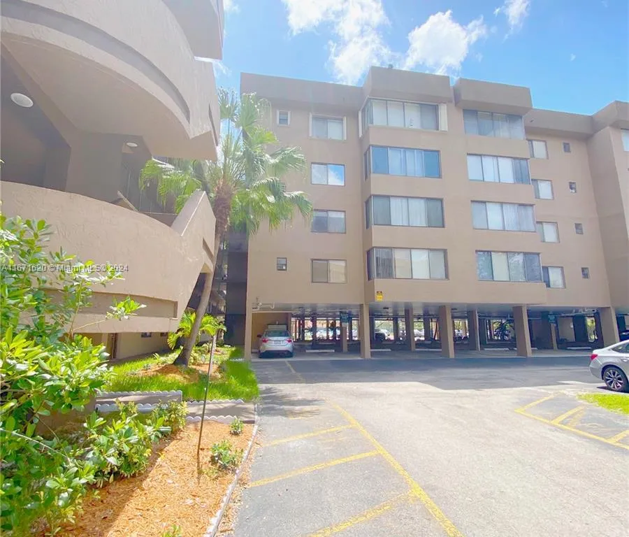 8020 Hampton Blvd # 307, North Lauderdale FL 33068