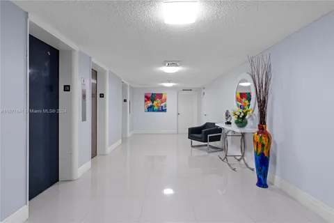 1600 S Ocean Dr # 18J, Hollywood FL 33019