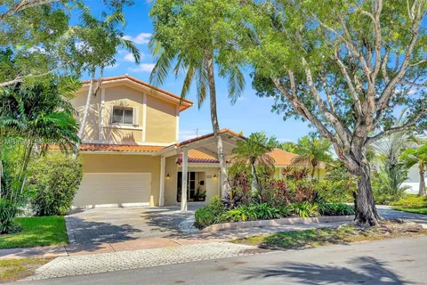 269 W Mashta Dr, Key Biscayne FL 33149