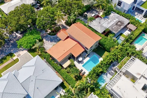 269 W Mashta Dr, Key Biscayne FL 33149