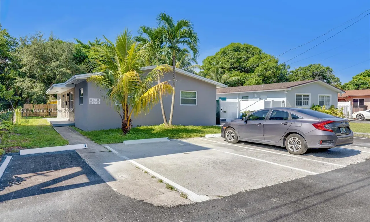 2510 NE 182nd Ter, North Miami Beach FL 33160