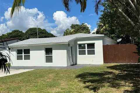 1829 NE 176th St, North Miami Beach FL 33162