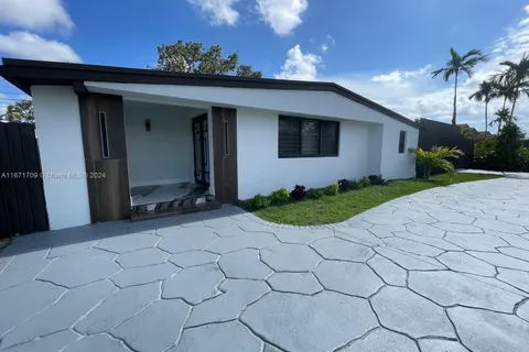 10460 SW 26th Ter, Miami FL 33165