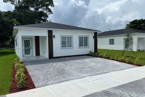 309 NW 10th St, Hallandale Beach FL 33009