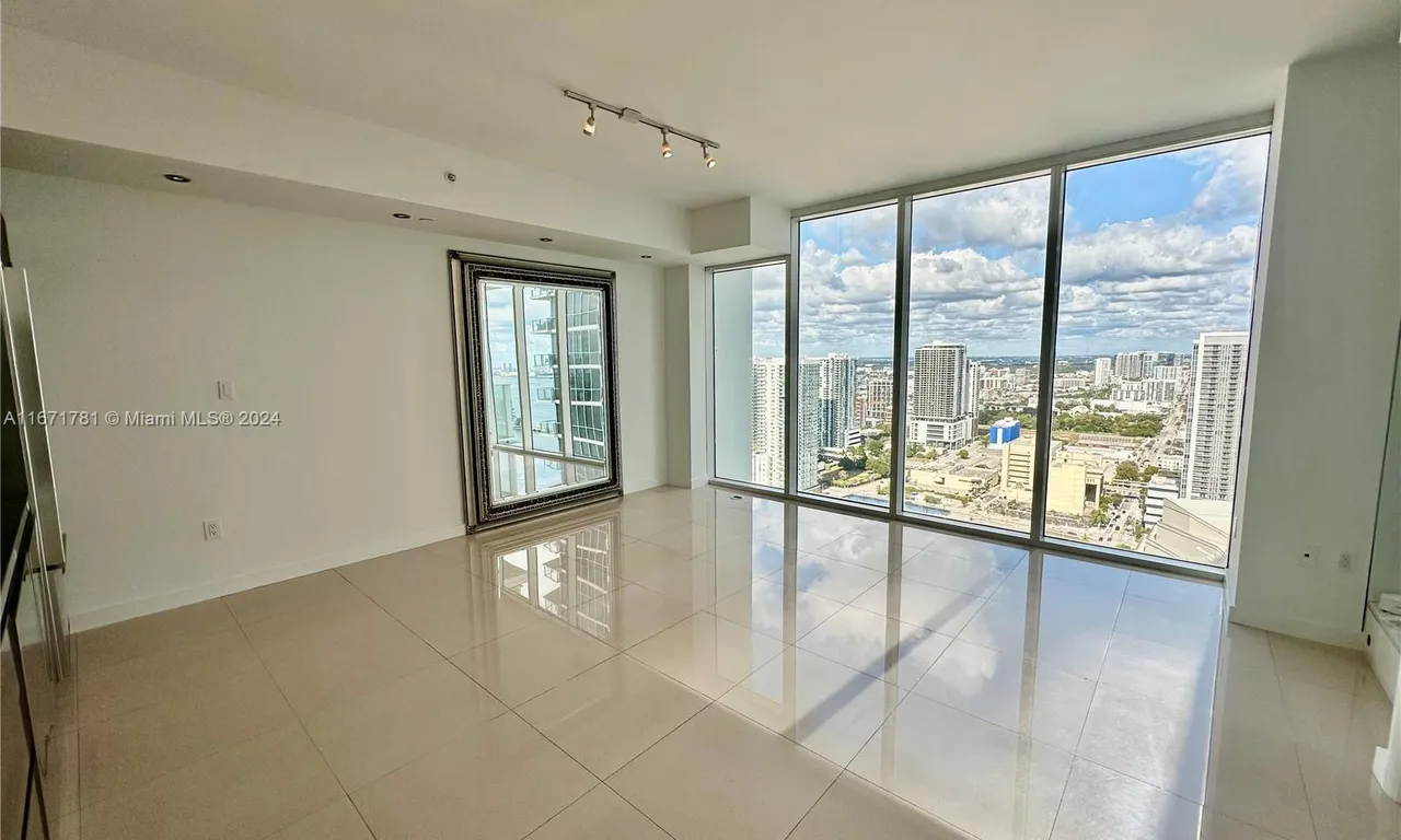 1040 Biscayne Blvd # 3505, Miami FL 33132