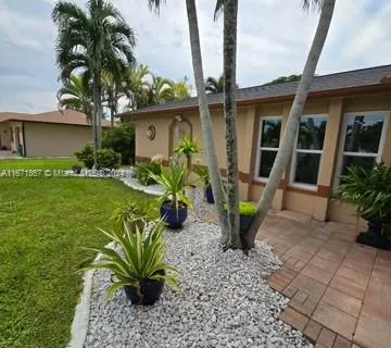 1424 SE 22nd Ter, Cape Coral FL 33990