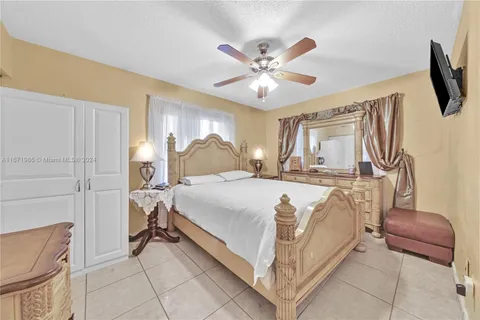 3324 NW 181st St, Miami Gardens FL 33056