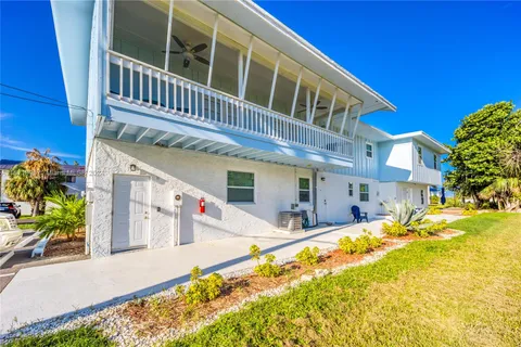 670 Hernando St, Fort Pierce FL 34949