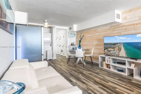 201 Van Buren St # 103, Hollywood FL 33019