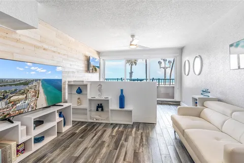 201 Van Buren St # 103, Hollywood FL 33019