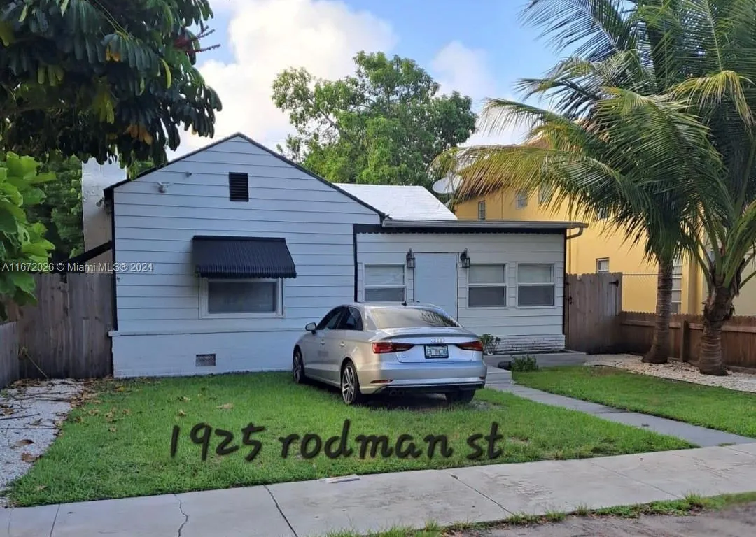 1925 Rodman St, Hollywood FL 33020