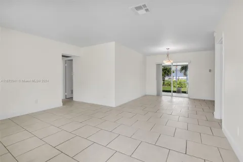 6411 SW 2nd St, Pembroke Pines FL 33023