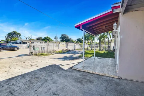 880 Oriental Blvd, Opa-Locka FL 33054