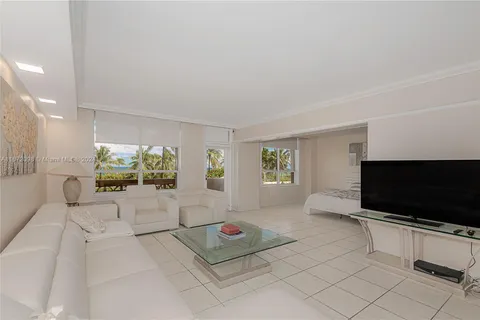 10185 Collins Ave # 319, Bal Harbour FL 33154